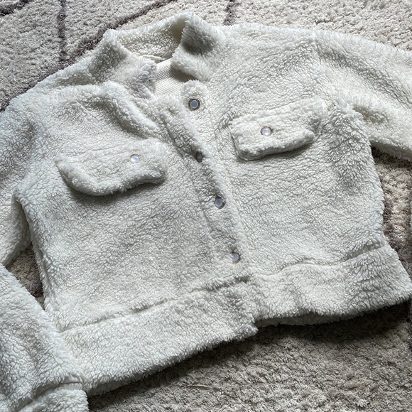 ✨Fuzzy Cropped Jacket✨ - Picture 2 of 6